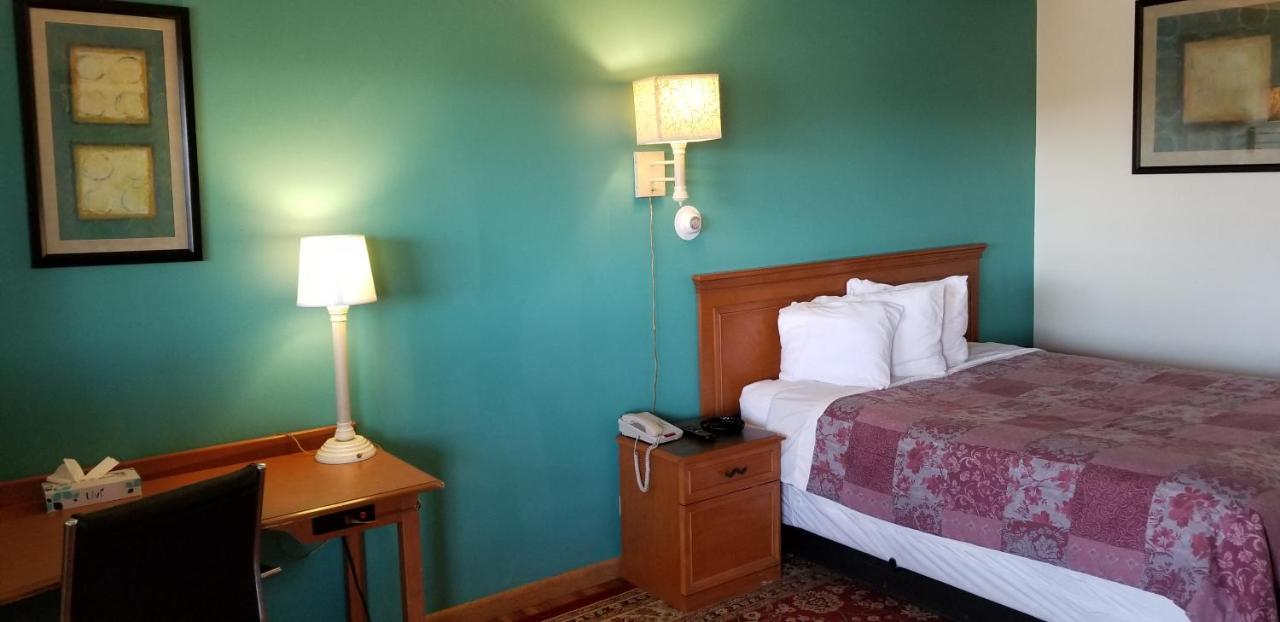 Americas Best Value Inn Greeley Эванс Экстерьер фото